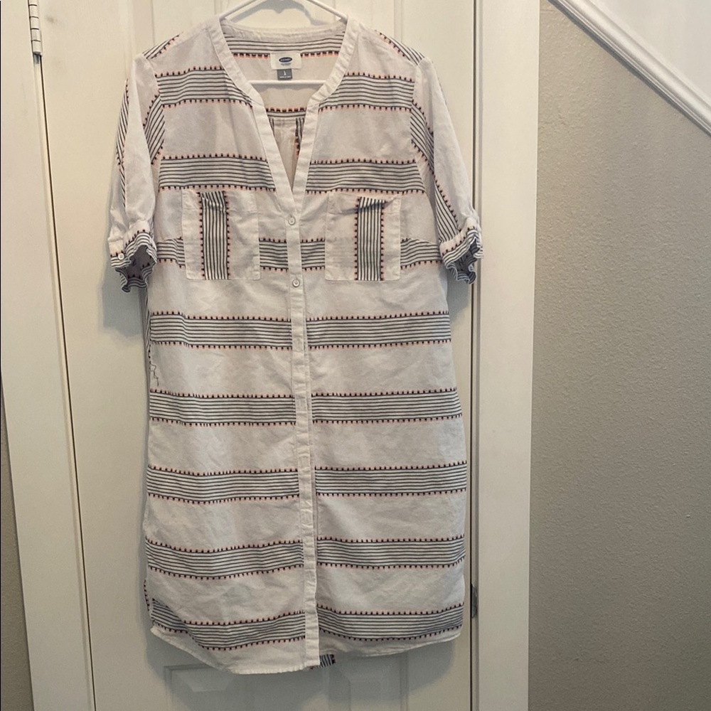 Old Navy Chemise and button up gown. 100% cotton. Very gently worn.